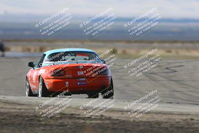 media/Oct-26-2025-CalClub SCCA (Sun) [[8ce1e69566]]/Group 5/Grapevine/